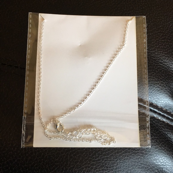 🌊 Enchanted Lil Seahorse Necklace- silver tone - Picture 4 of 4